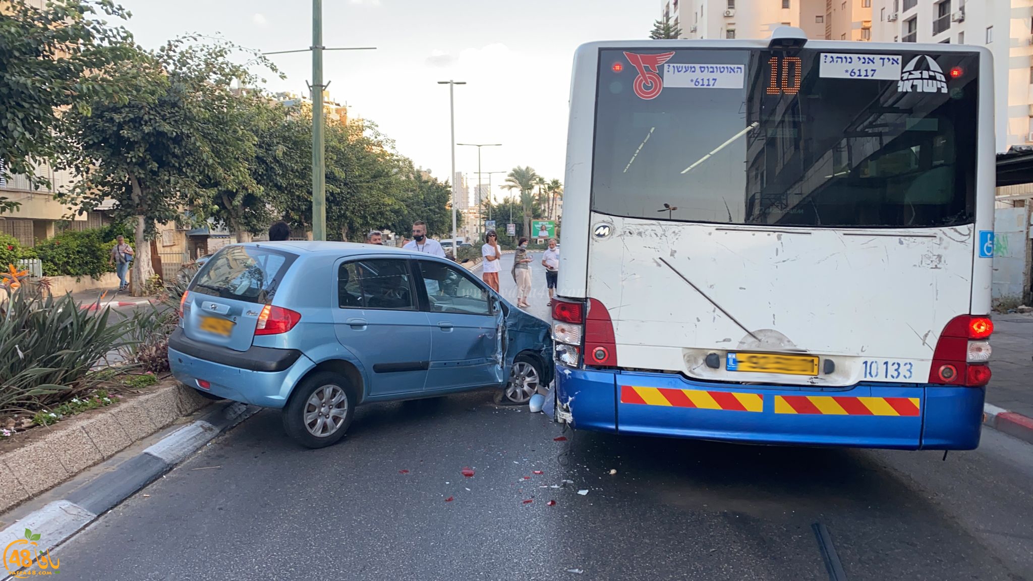  حادث طرق بين حافلة ومركبة جنوب يافا دون اصابات 